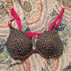 36C leopard and pink Victoria’s Secret bra